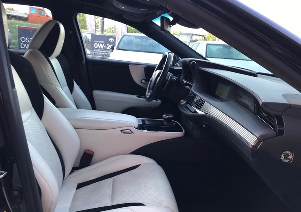 Lexus LS cena 250000 przebieg: 117800, rok produkcji 2017 z Hajnówka małe 742